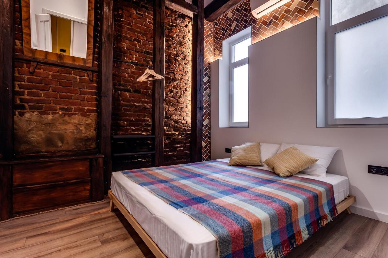 Leogrand Apartments On Kniazia Romana 6 리비프 외부 사진