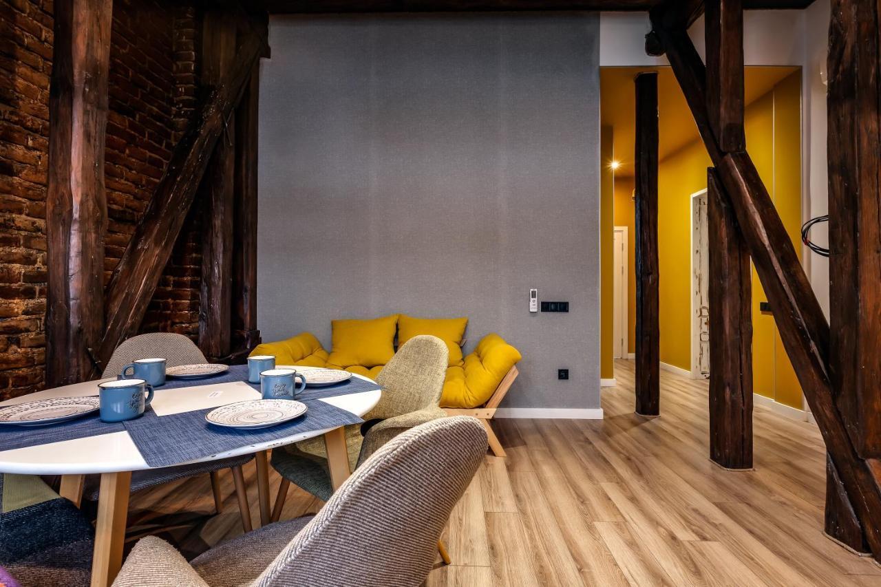 Leogrand Apartments On Kniazia Romana 6 리비프 외부 사진