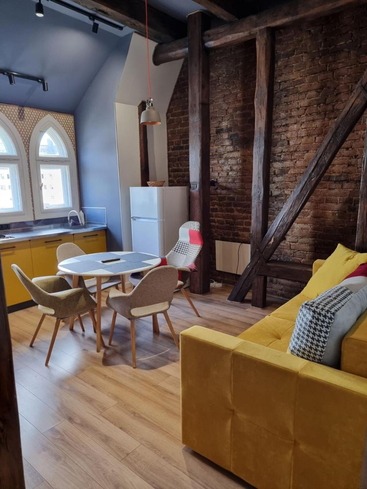 Leogrand Apartments On Kniazia Romana 6 리비프 외부 사진